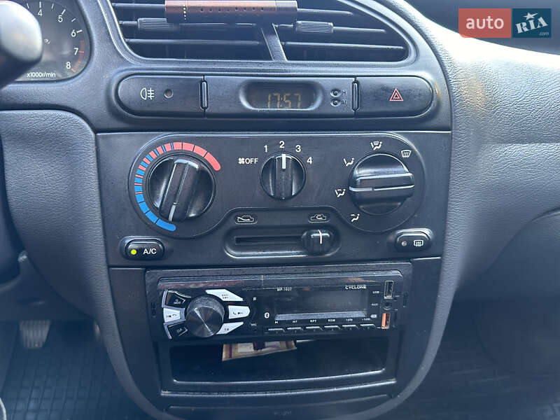 Седан Daewoo Lanos 2006 в Новом Буге