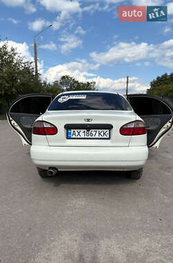 Седан Daewoo Lanos 2001 в 