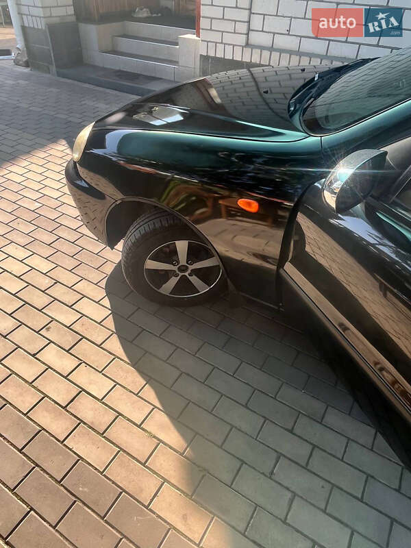 Седан Daewoo Lanos 2008 в Казатине