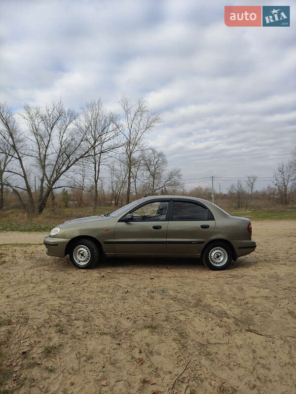 Седан Daewoo Lanos 2004 в Киеве