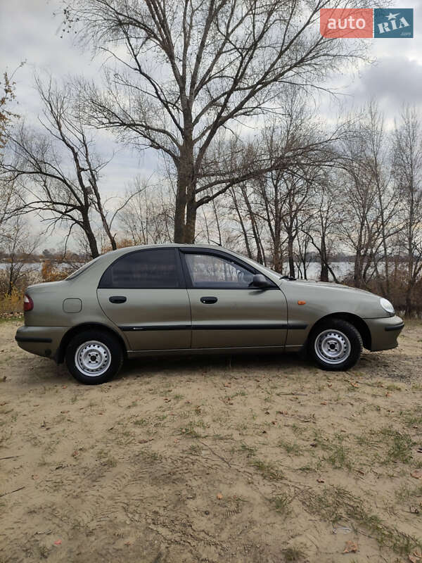 Седан Daewoo Lanos 2004 в Киеве