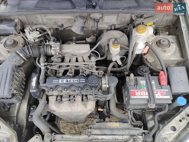 Седан Daewoo Lanos 2004 в Киеве