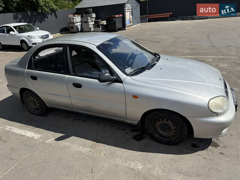 Седан Daewoo Lanos 2002 в Киеве