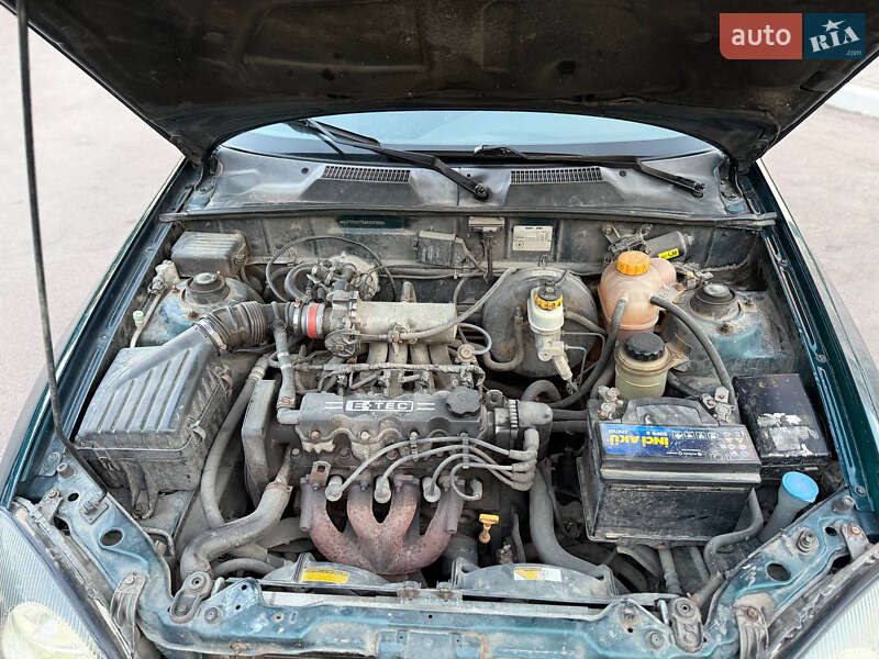 Седан Daewoo Lanos 2004 в Харькове