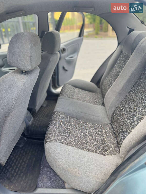 Седан Daewoo Lanos 2011 в Полтаве