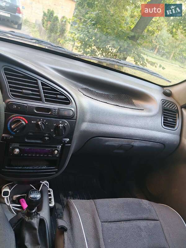 Седан Daewoo Lanos 2005 в Киеве