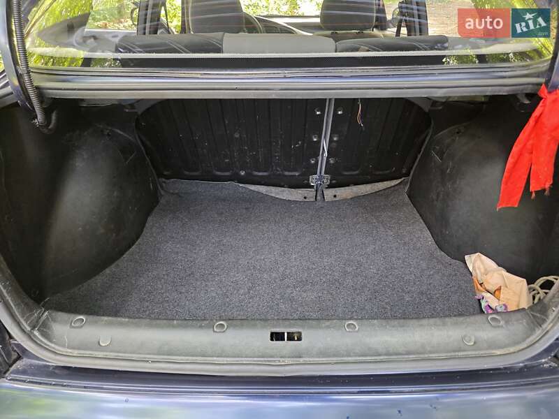 Седан Daewoo Lanos 2003 в Львове