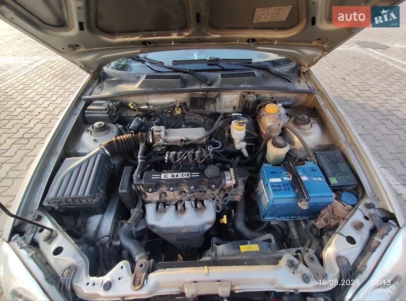 Седан Daewoo Lanos 2008 в Чернівцях