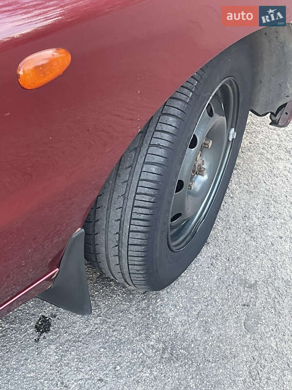 Седан Daewoo Lanos 2003 в Кривом Роге