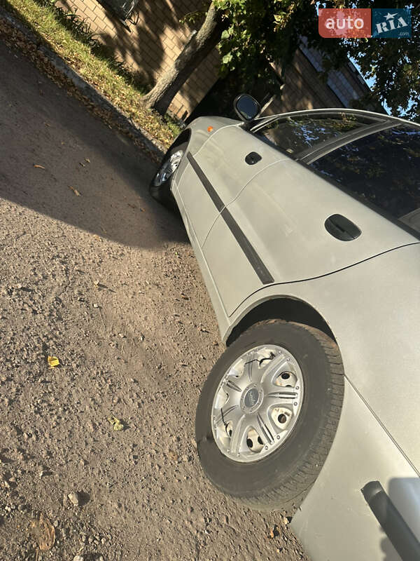 Седан Daewoo Lanos 2003 в Чернигове