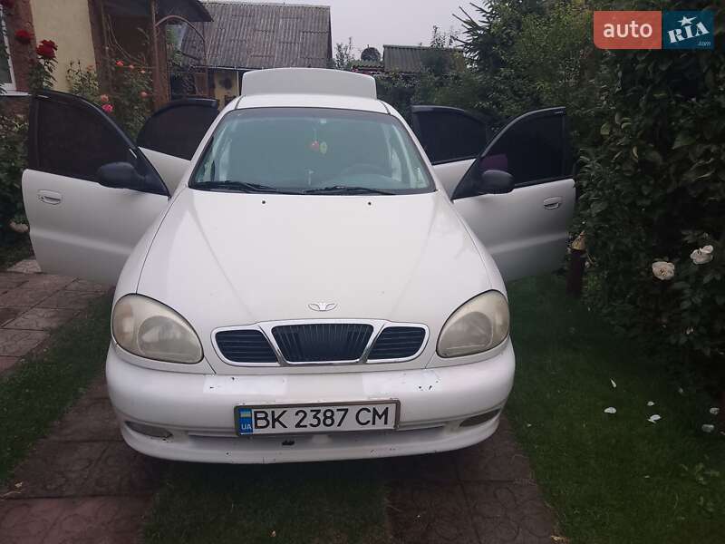 Седан Daewoo Lanos 2002 в 