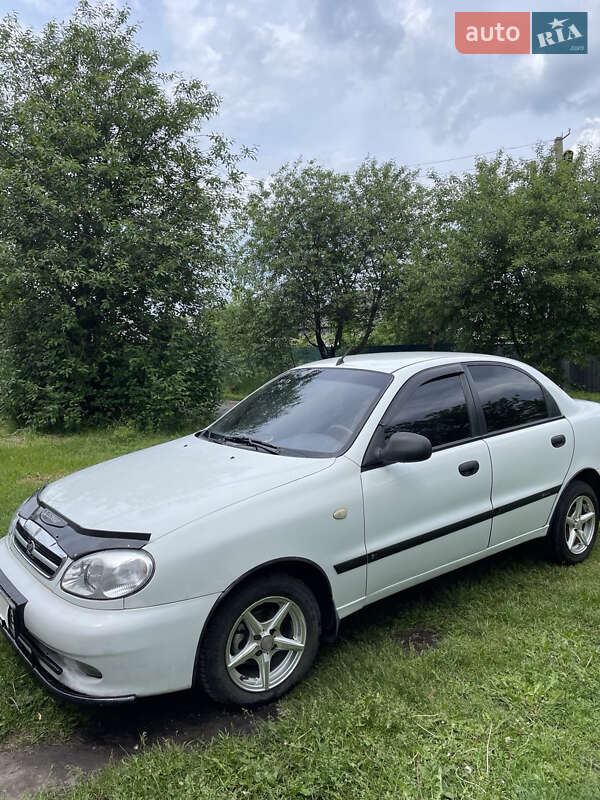 Седан Daewoo Lanos 2011 в Бахмаче