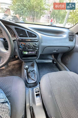 Седан Daewoo Lanos 2001 в 