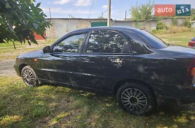 Седан Daewoo Lanos 2011 в 