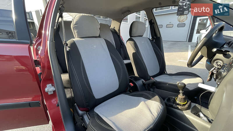 Седан Daewoo Lanos 2008 в Черновцах