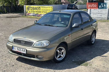 Седан Daewoo Lanos 2004 в Семеновке