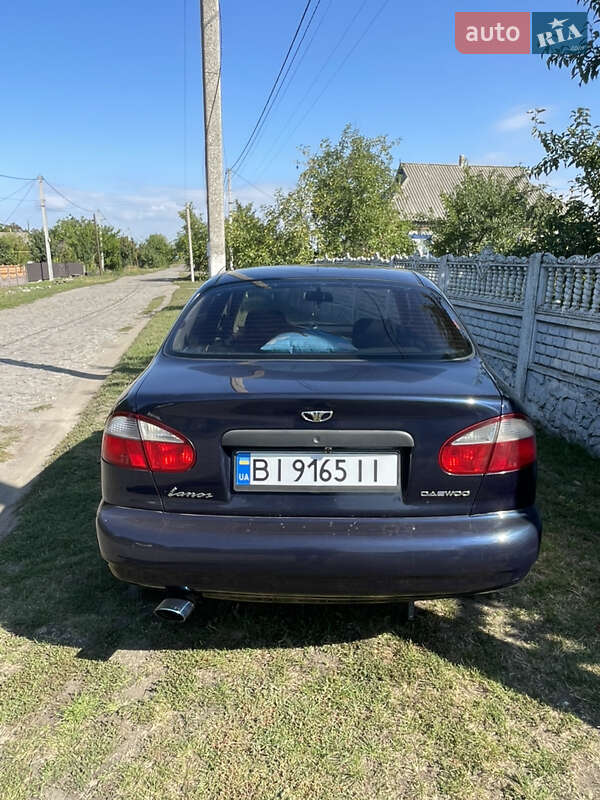 Седан Daewoo Lanos 2004 в Семеновке
