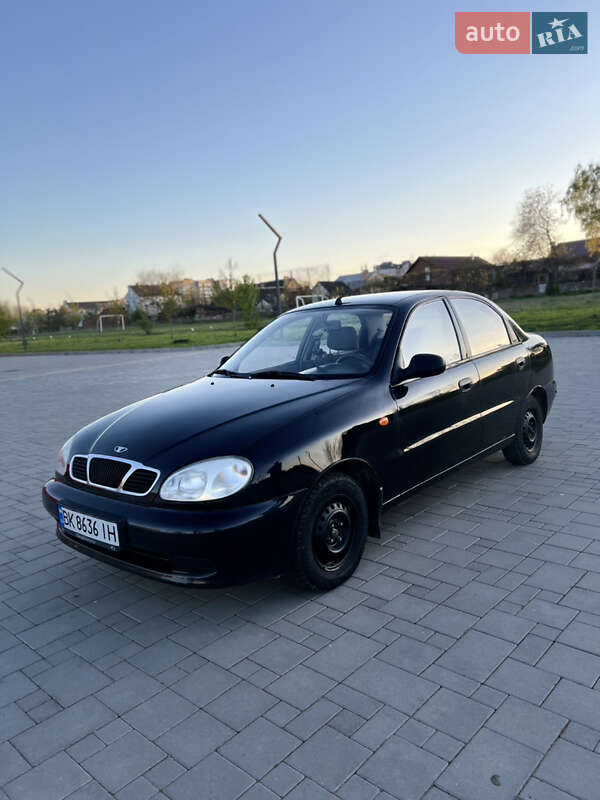 Седан Daewoo Lanos 2008 в Рівному