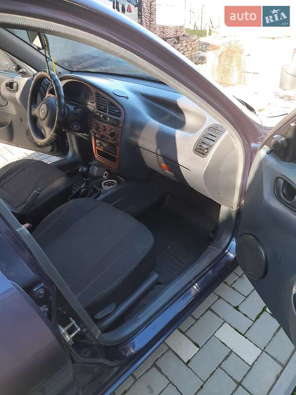 Седан Daewoo Lanos 2003 в Измаиле