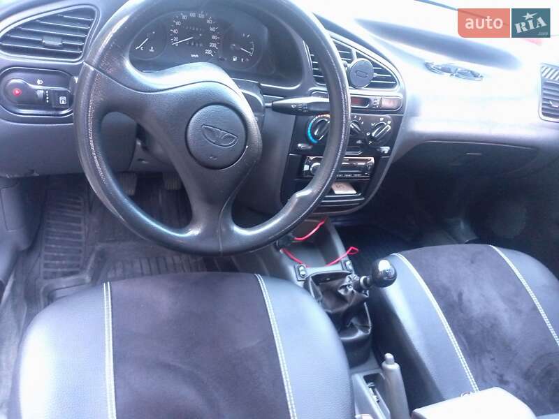 Седан Daewoo Lanos 2002 в Киеве