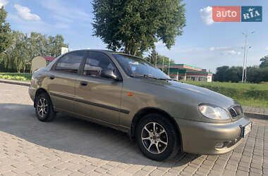 Седан Daewoo Lanos 2004 в Гадячі