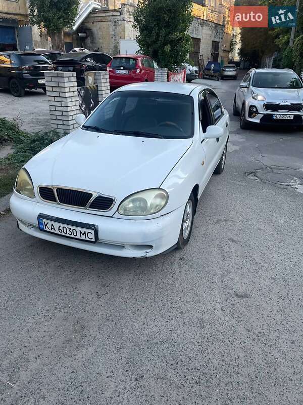 Седан Daewoo Lanos 1998 в Киеве