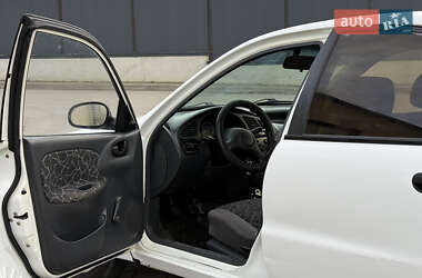 Седан Daewoo Lanos 2002 в 