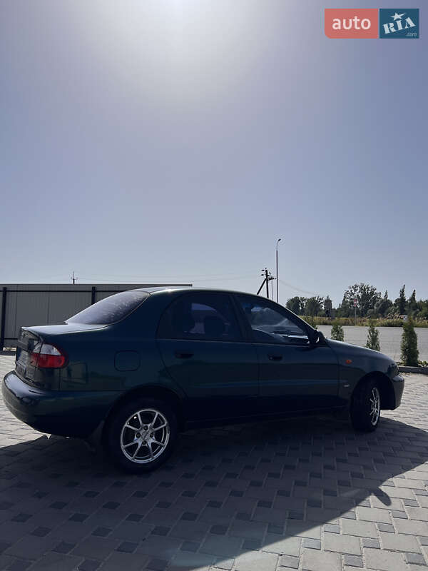 Седан Daewoo Lanos 2003 в Дубровице