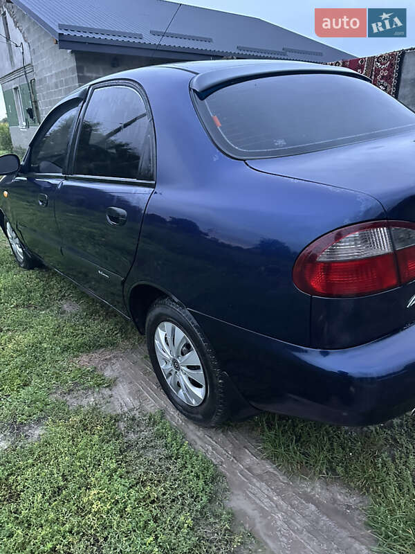 Седан Daewoo Lanos 2003 в Львове