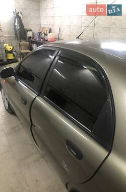 Седан Daewoo Lanos 2004 в Валках