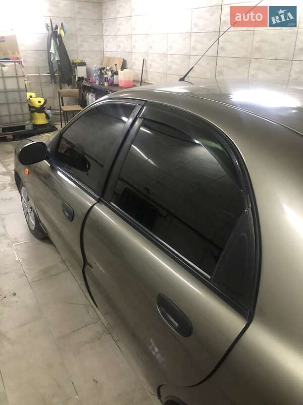 Седан Daewoo Lanos 2004 в Валках