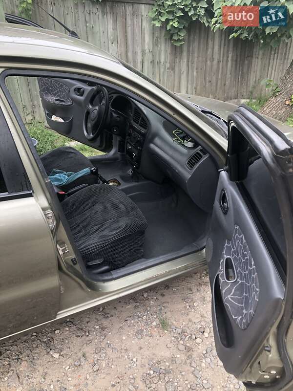 Седан Daewoo Lanos 2004 в Валках