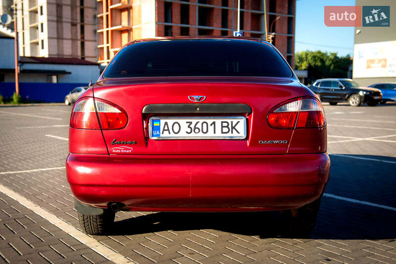 Седан Daewoo Lanos 1998 в Ужгороде