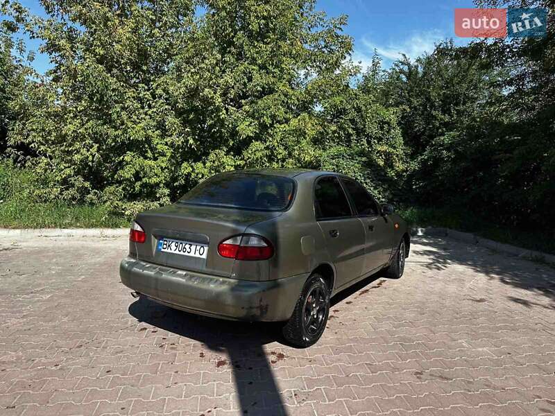 Седан Daewoo Lanos 2005 в Ровно
