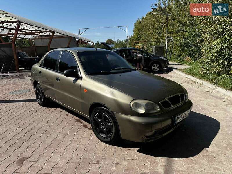 Седан Daewoo Lanos 2005 в Ровно