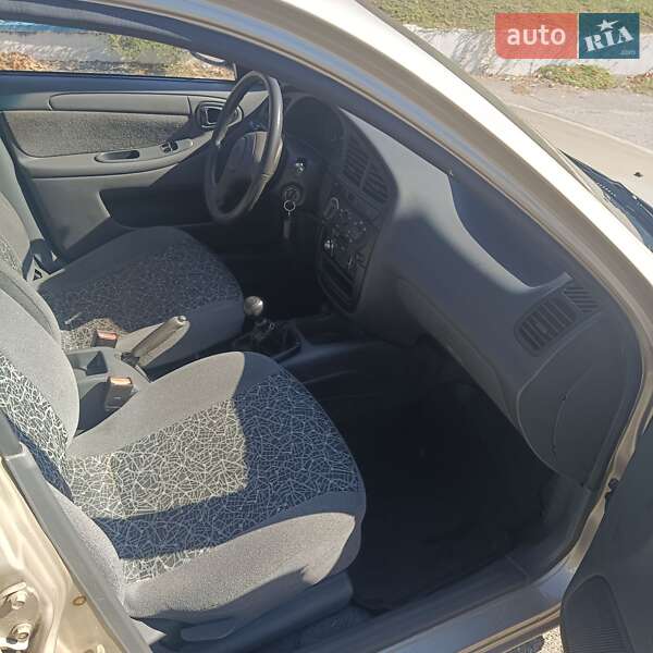 Седан Daewoo Lanos 2011 в Днепре