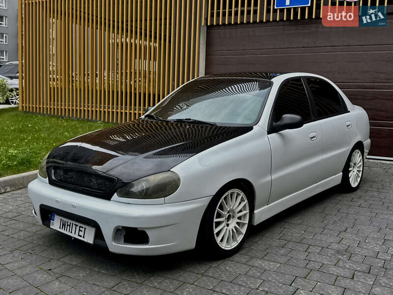 Седан Daewoo Lanos 2003 в Львові