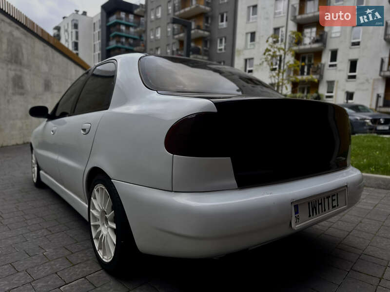 Седан Daewoo Lanos 2003 в Львові