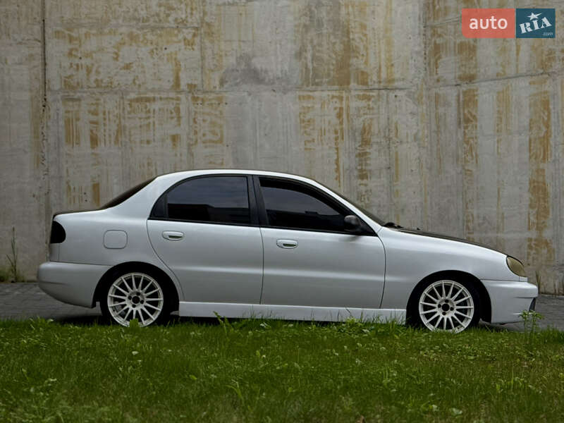 Седан Daewoo Lanos 2003 в Львові