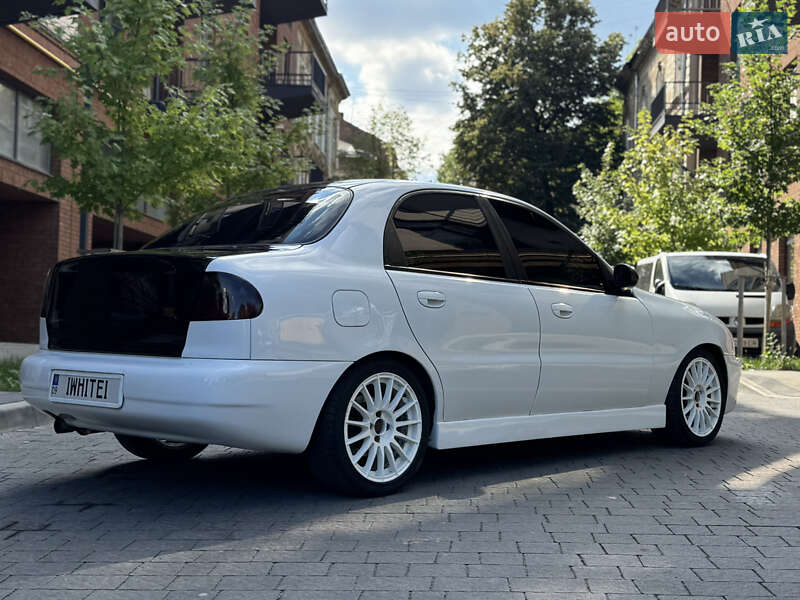 Седан Daewoo Lanos 2003 в Львові
