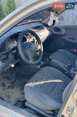 Седан Daewoo Lanos 2004 в 