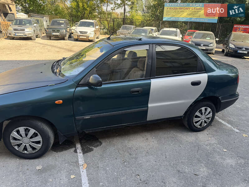 Седан Daewoo Lanos 2002 в Запоріжжі