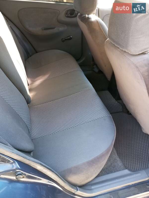 Седан Daewoo Lanos 2004 в Павлограде