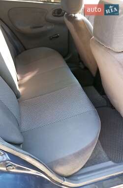 Седан Daewoo Lanos 2004 в 