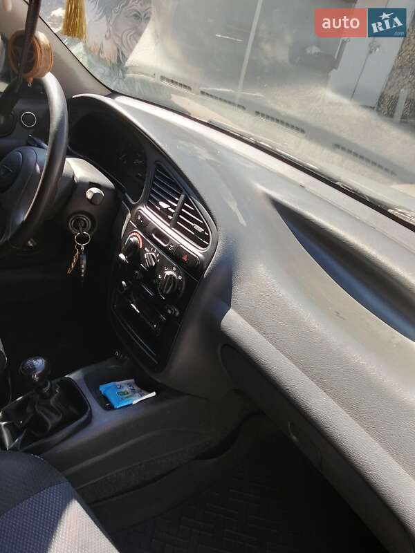 Седан Daewoo Lanos 2006 в Нікополі