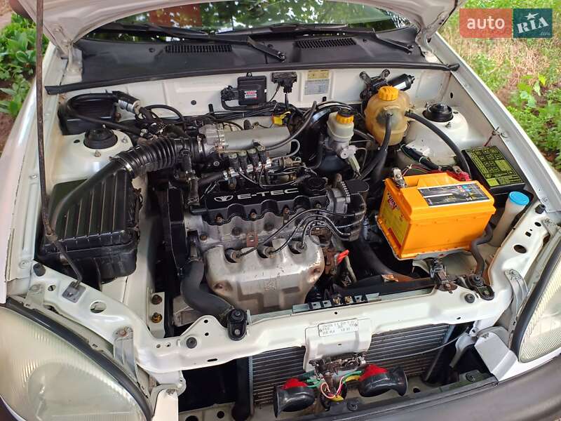 Седан Daewoo Lanos 1998 в Никополе