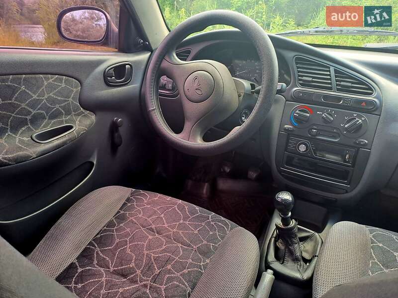Седан Daewoo Lanos 2004 в Днепре