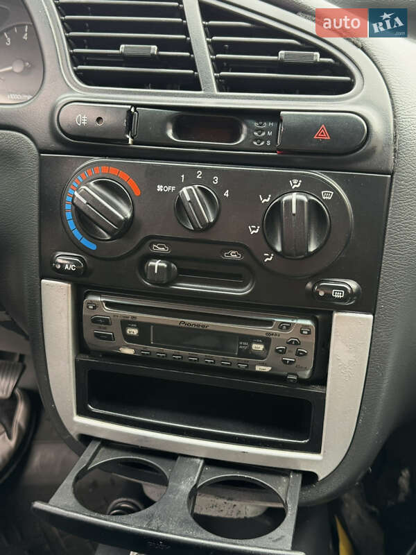 Седан Daewoo Lanos 2003 в Киеве