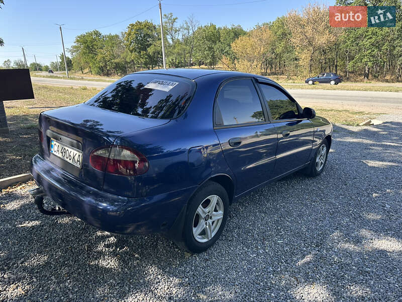Седан Daewoo Lanos 2004 в Вознесенську
