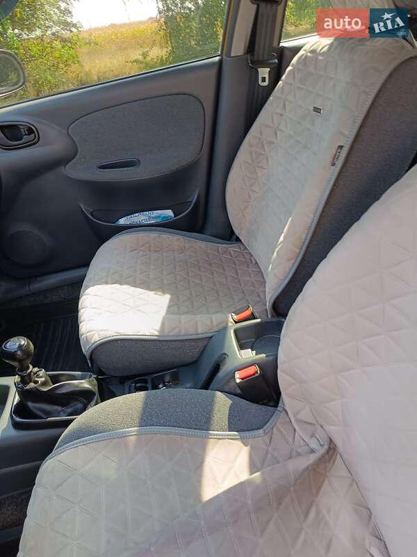 Седан Daewoo Lanos 2006 в Яготині